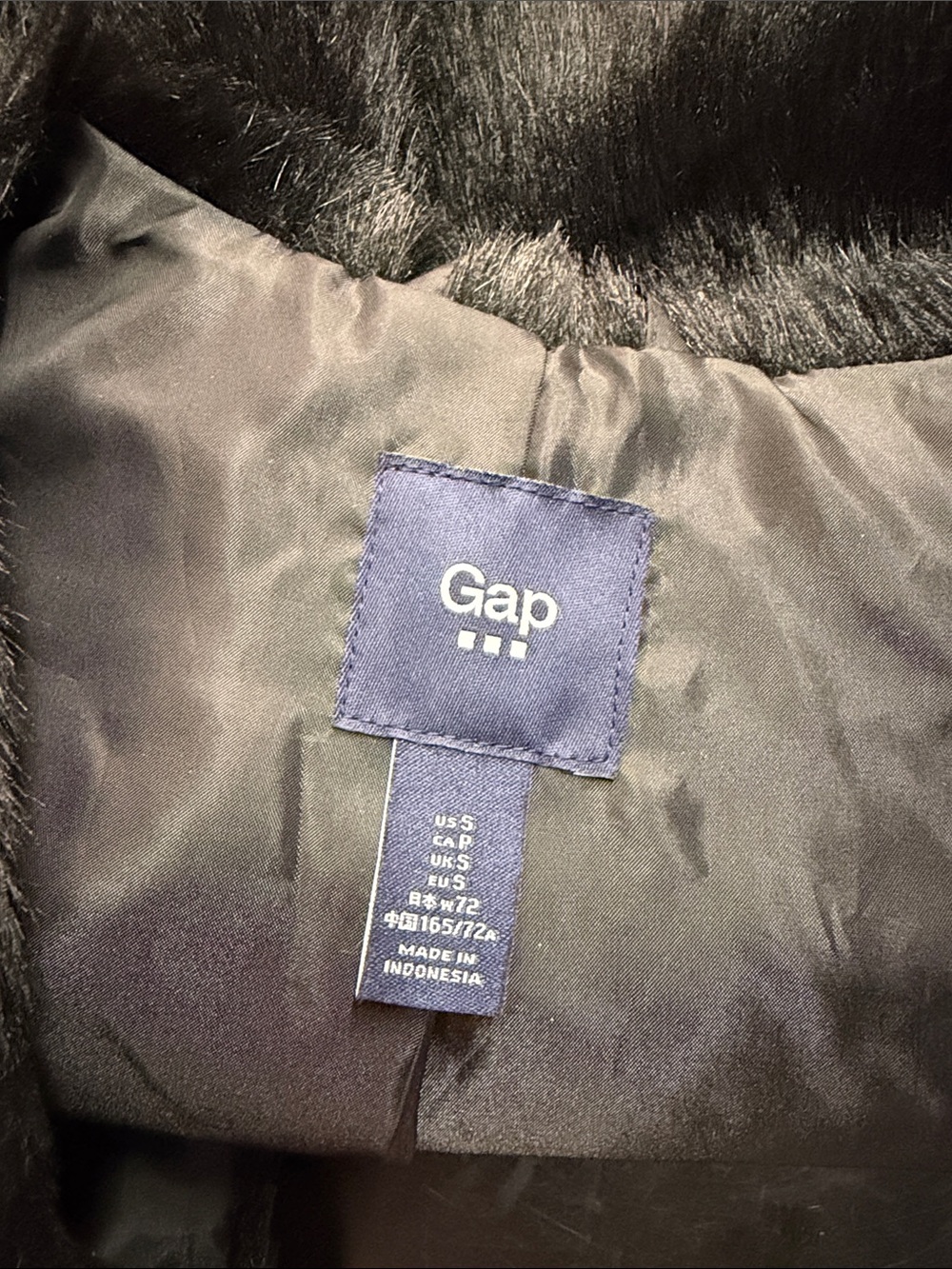 Gap True Black Faux Fur Open Front Vest - Picture 15 of 16